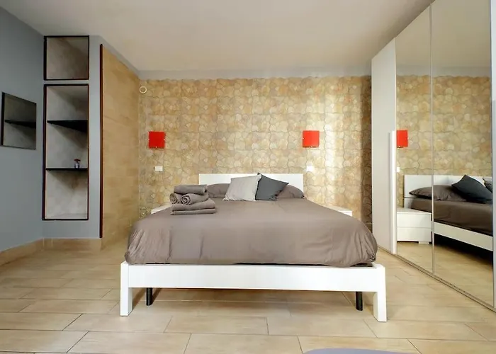 Vakantiehuis Spacious Vatican With Terrace