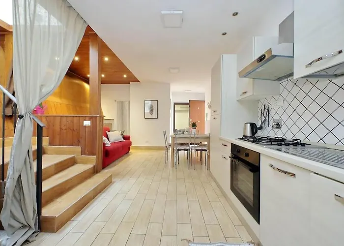 Vakantiehuis Spacious Vatican With Terrace Rome