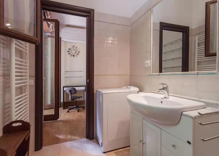 Vakantiehuis Spacious Vatican With Terrace Rome